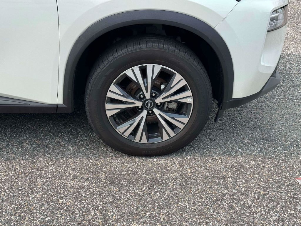 Used 2023 Nissan Rogue SV AWD/4WD image 12