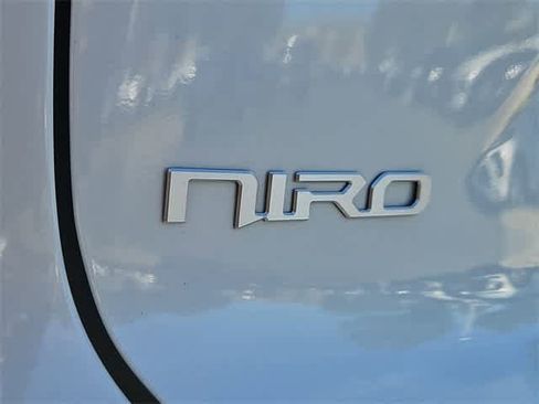 Used 2023 Kia Niro Wave w/ Wave Preserve Package image 12