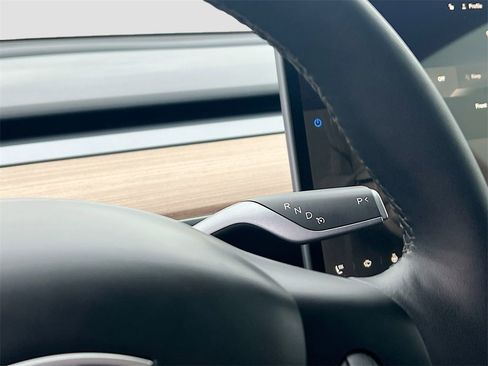 Used 2025 Tesla Model Y Long Range image 15