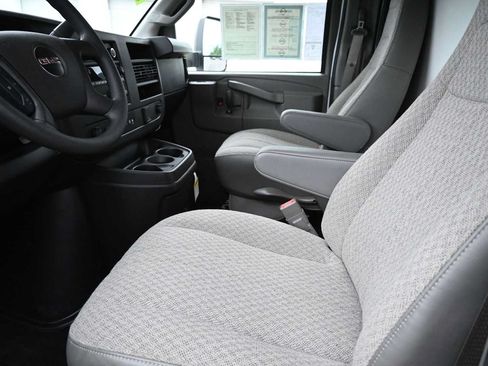 Used 2024 GMC Savana 4500 w/ Power Convenience Package RWD image 18