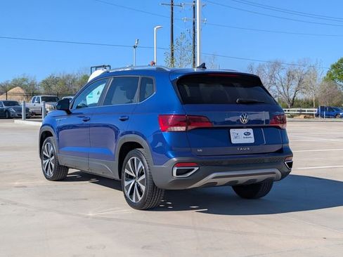 Used 2024 Volkswagen Taos SE image 4