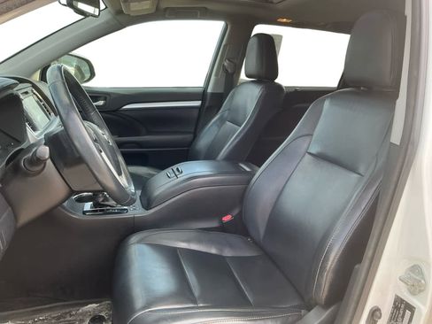 Used 2016 Toyota Highlander XLE image 9