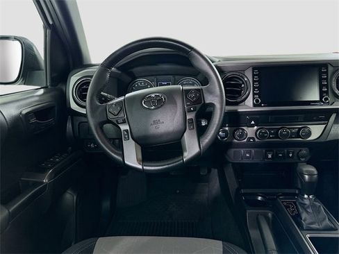 Used 2022 Toyota Tacoma TRD Off-Road image 20