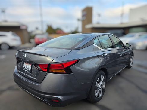 Used 2022 Nissan Altima 2.5 S FWD image 6