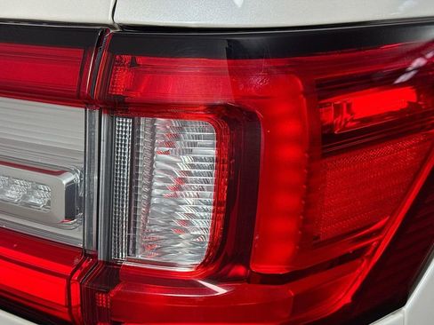 Used 2019 Lincoln Navigator L Reserve image 33