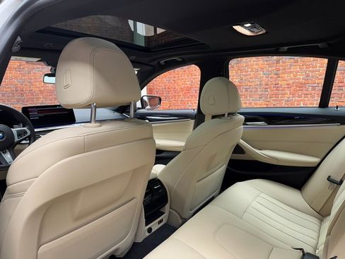 Certified 2022 BMW 540i xDrive w/ M Sport Package image 24