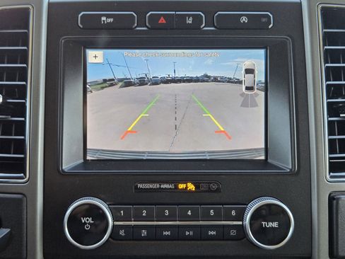 Used 2019 Ford Expedition XLT w/ Equipment Group 202A RWD image 19