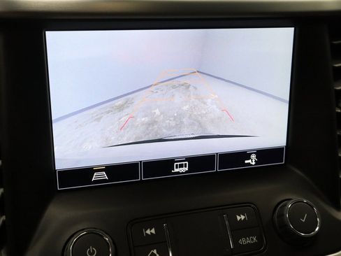 Used 2023 GMC Acadia SLT w/ Preferred Package image 3