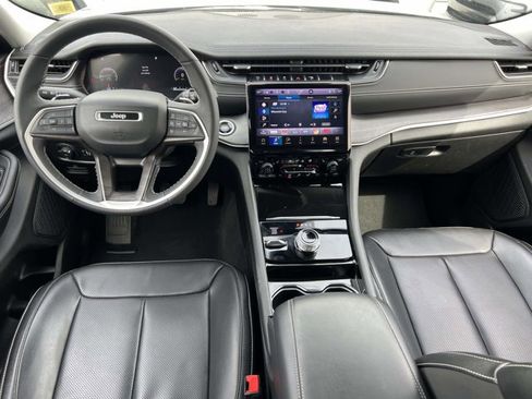 Certified 2023 Jeep Grand Cherokee Limited w/ Luxury Tech Group II image 12