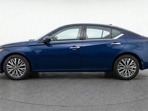 Used 2025 Nissan Altima 2.5 SV image 5
