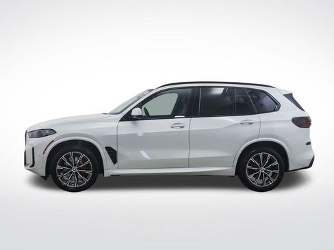 New 2026 BMW X5 xDrive40i w/ M Sport Package AWD/4WD image 2