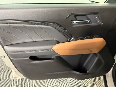 Used 2026 GMC Canyon AT4 image 22