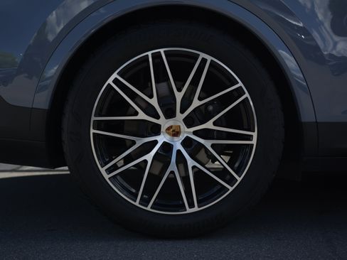 Certified 2026 Porsche Cayenne Coupe AWD/4WD image 40