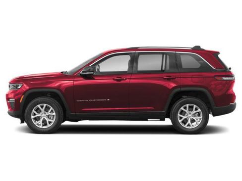 Used 2023 Jeep Grand Cherokee Altitude AWD/4WD image 3