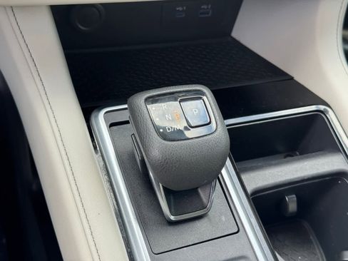 Certified 2022 Nissan Pathfinder SV image 30