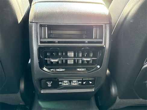 Used 2023 Jeep Grand Cherokee Limited w/ Luxury Tech Group II image 23