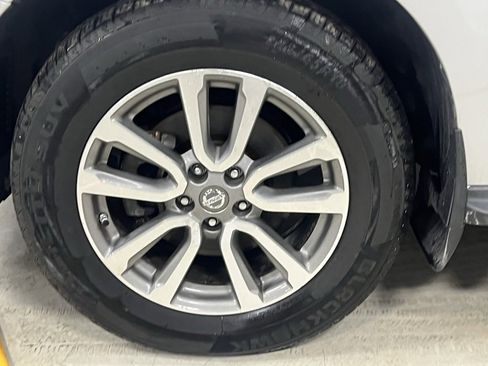 Used 2013 Nissan Pathfinder SL w/ SL Premium Pkg image 9