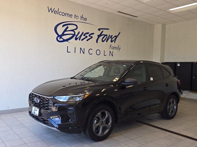 Used 2024 Ford Escape ST-Line w/ Tech Pack #1 AWD/4WD image 1