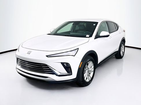 Used 2025 Buick Envista Preferred image 3