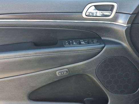 Used 2014 Jeep Grand Cherokee Limited image 13