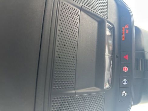 Used 2025 Buick Enclave Sport Touring image 32