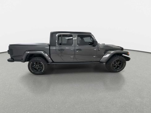 Used 2023 Jeep Gladiator Sport AWD/4WD image 9