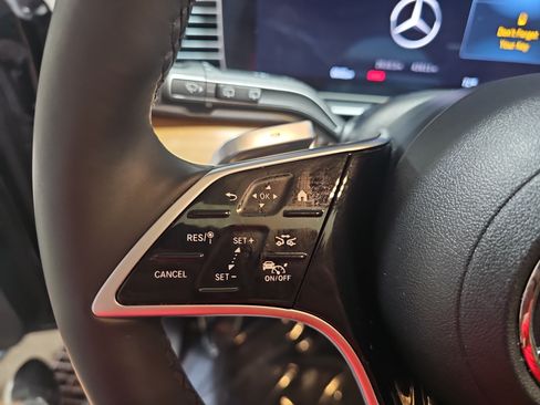 Used 2024 Mercedes-Benz GLE 450 4MATIC image 18