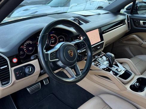Used 2022 Porsche Cayenne S AWD/4WD image 11