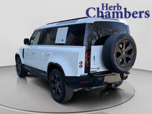 Used 2022 Land Rover Defender 110 X-Dynamic SE AWD/4WD image 4