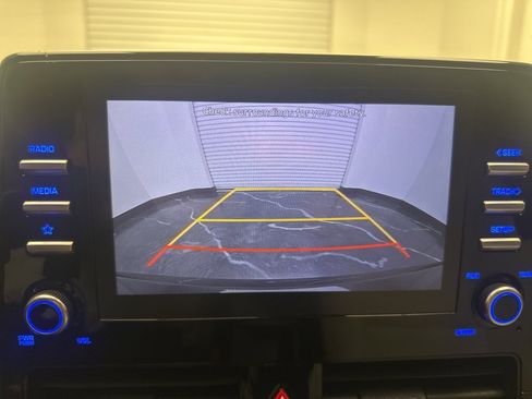 Used 2022 Hyundai Ioniq SE image 22