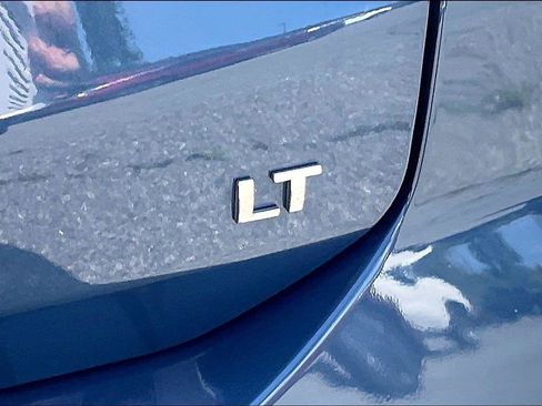 Used 2024 Chevrolet Equinox LT w/ LPO, Floor Liner Package FWD image 8