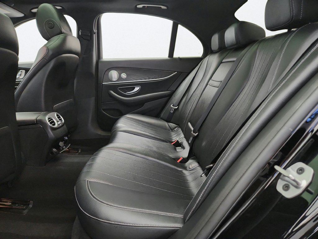 Used 2020 Mercedes-Benz E 350 4MATIC Sedan image 26