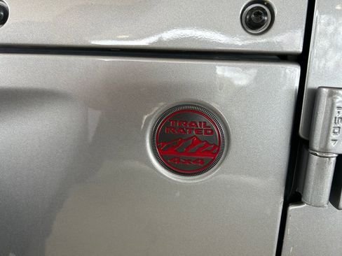 Used 2020 Jeep Wrangler Unlimited Rubicon AWD/4WD image 32