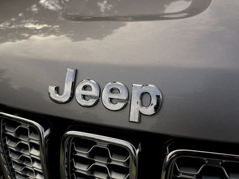 Used 2018 Jeep Grand Cherokee Summit AWD/4WD image 25