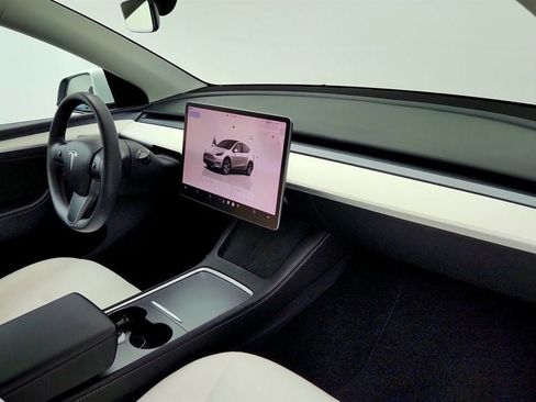 Used 2023 Tesla Model Y AWD image 28