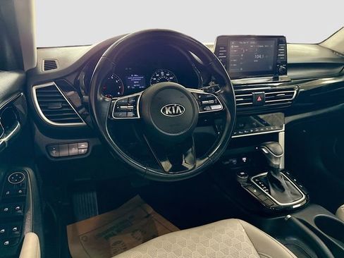 Used 2021 Kia Seltos EX image 23