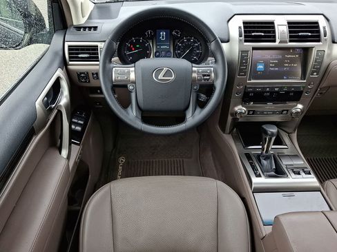 Used 2019 Lexus GX 460 AWD/4WD image 14