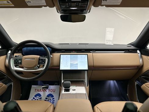 Used 2025 Land Rover Range Rover Long Wheelbase SE AWD/4WD image 5