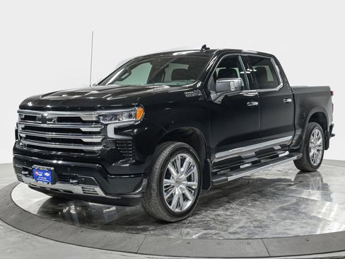 Used 2025 Chevrolet Silverado 1500 High Country w/ High Country Premium Package AWD/4WD image 1