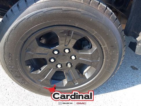 Used 2018 Chevrolet Silverado 1500 LT w/ All Star Edition image 4