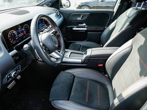 Used 2025 Mercedes-Benz GLA 250 image 5