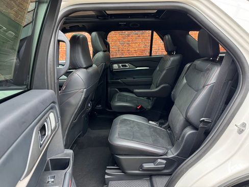 Used 2025 Ford Explorer ST w/ Sun And Sound Package AWD/4WD image 24