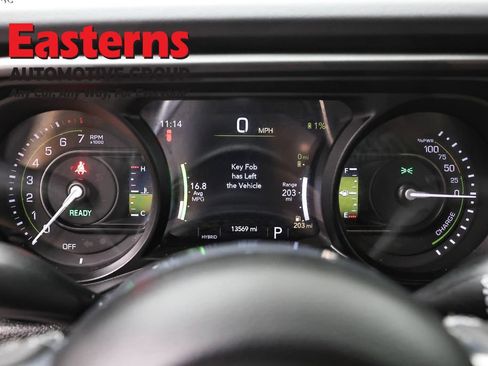 Used 2025 Jeep Wrangler Unlimited Sahara image 18