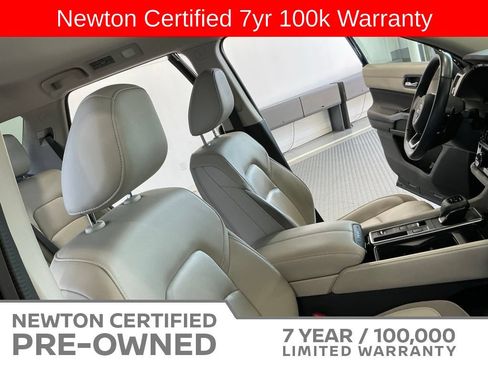 Used 2023 Nissan Pathfinder SL FWD image 16