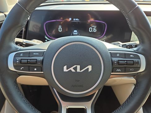 Used 2024 Kia Sportage EX FWD image 24