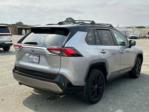 Used 2023 Toyota RAV4 XSE AWD/4WD image 5