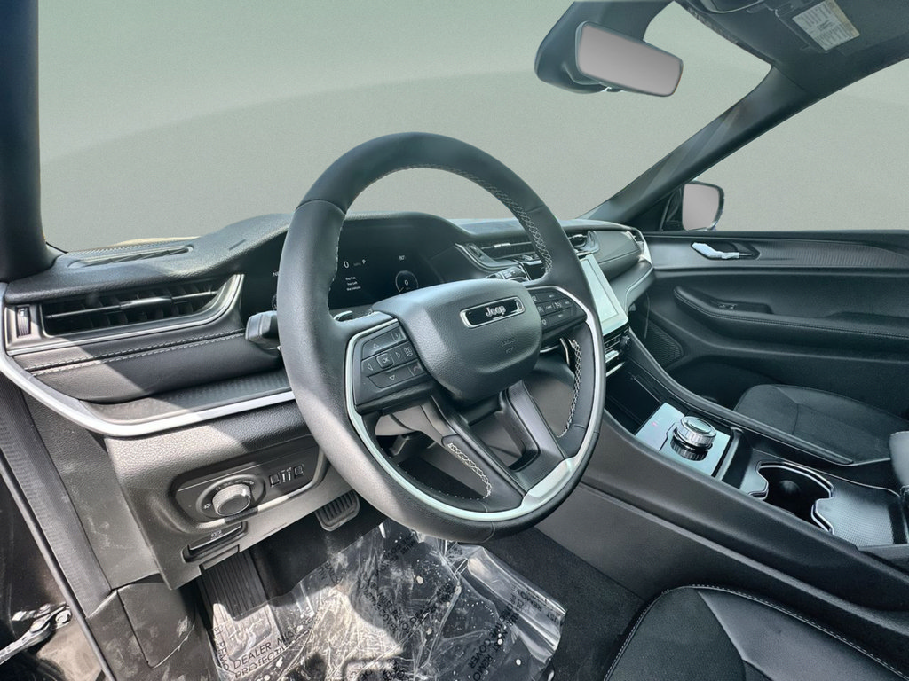New 2025 Jeep Grand Cherokee Altitude RWD image 44