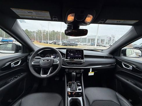 New 2026 Jeep Compass Latitude image 12