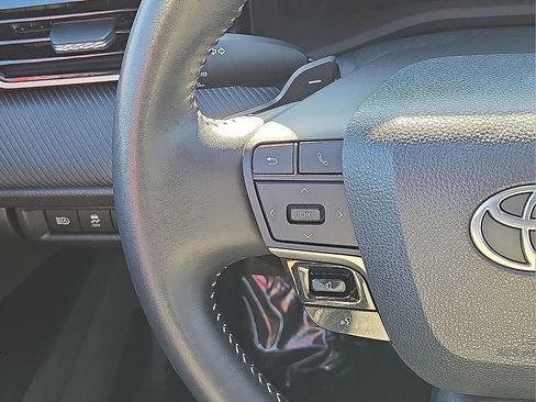 Used 2025 Toyota Camry SE image 20