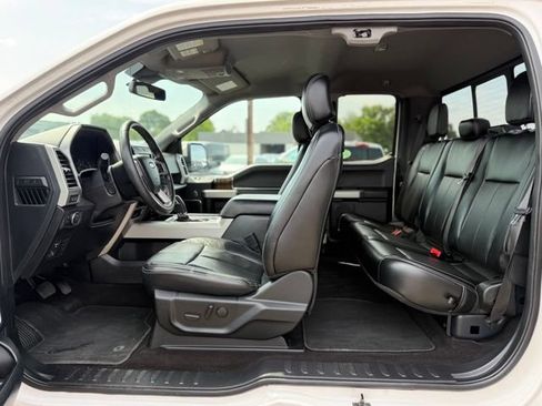 Used 2019 Ford F150 Lariat w/ Equipment Group 502A Luxury AWD/4WD image 10